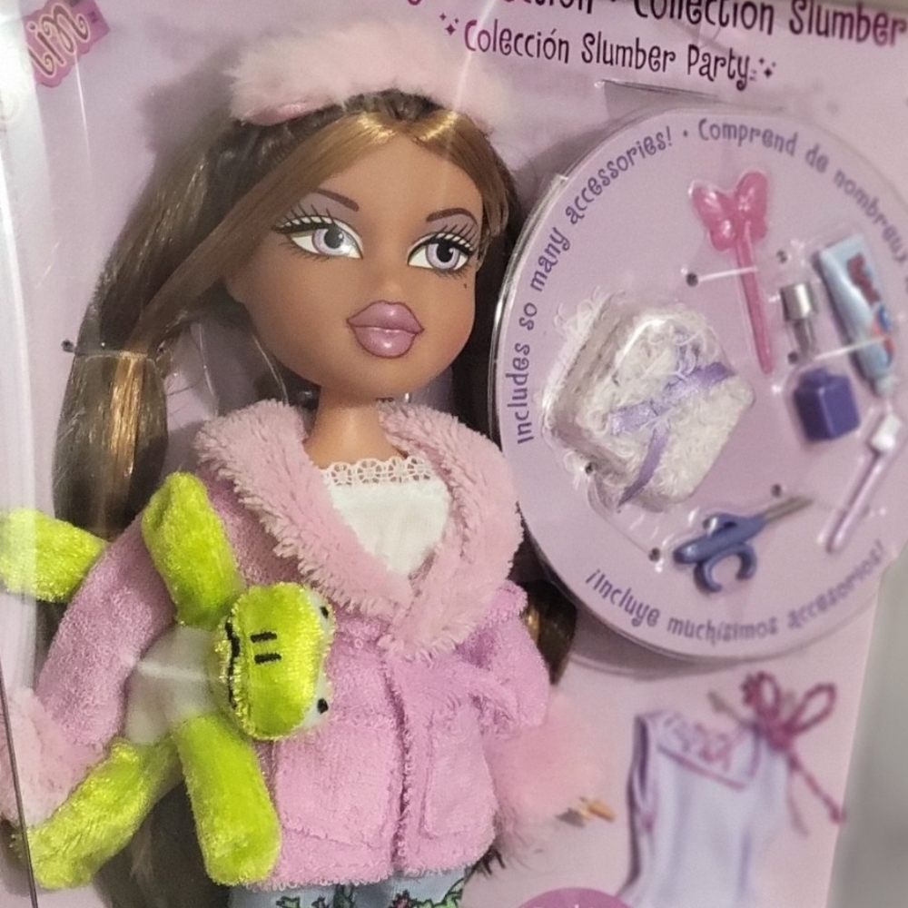 NIB 2024 Bratz Slumber Party "Yasmin" Fashion Doll With Accessories Ages 6+β